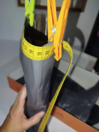 Botas altas de piel grises