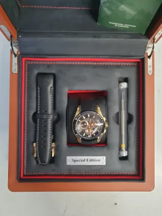 Reloj Jaguar Special Edition Negro/Dorado