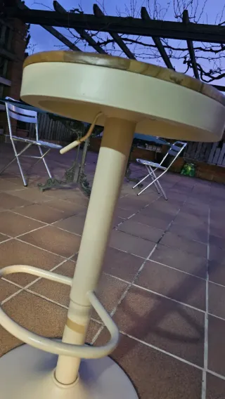 Taburete alto metal y madera ajustable