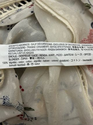 Chaqueta flores fina y ámplia ZARA  talla L