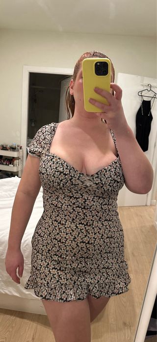 Vestido floral mini Pull & Bear