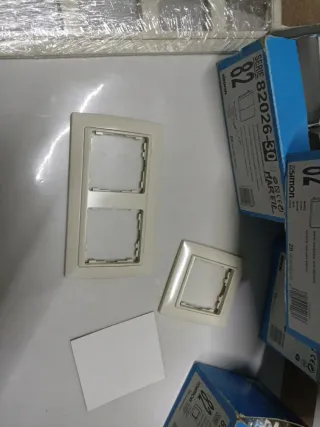 Simon Serie 82 Mecanismos Luz