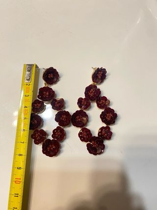 Pendientes flor burdeos