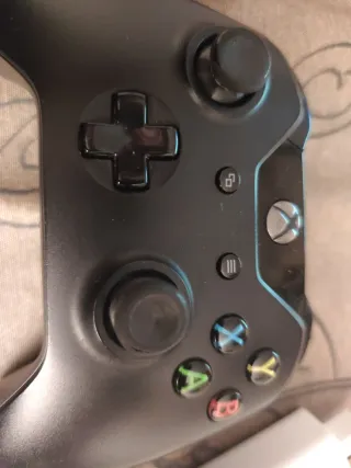 Controller Xbox One. Funziona tutto tranne il joystick.