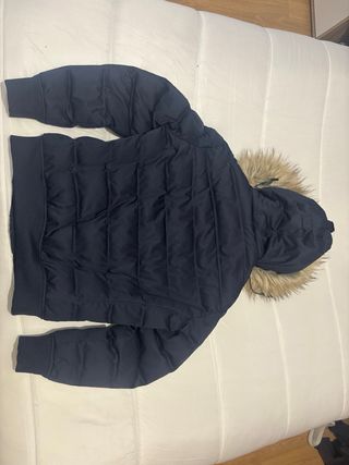 Cazadora azul Zara con capucha