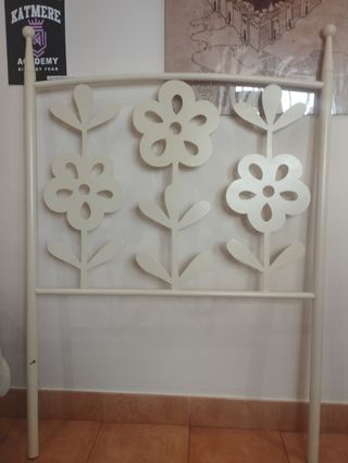 Cabecero de forja blanco con banco