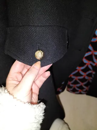 Abrigo Zara Manteco Negro con Forro Multicolor