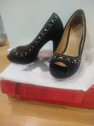 Zapatos de vestir negros talla 38 - 5€