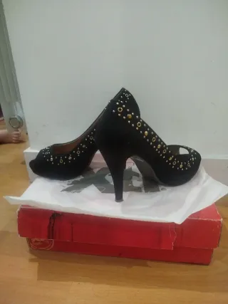 Zapatos de vestir negros talla 38 - 5€