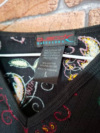 Top Custo Barcelona negro bordado | Diseño icónico