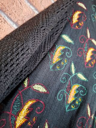 Top Custo Barcelona negro bordado | Diseño icónico