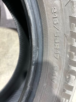 Neumático Goodyear 215/55R17