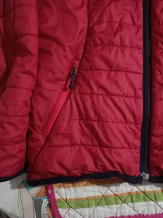 Chaqueta acolchada niña burdeos talla 8años