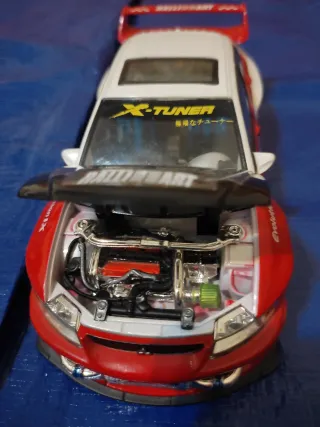 Coche  a escala Nissan .