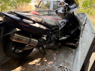 Yamaha TMAX Maxiscooter averiada