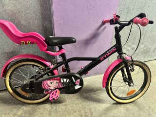 Bicicleta infantil B'TWIN 16 negra y rosa.