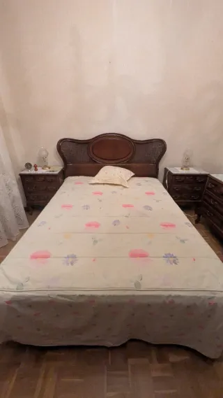 Somier de madera y ratán