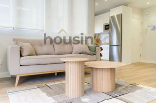 Piso en alquiler en San Juan Bautista en Madrid