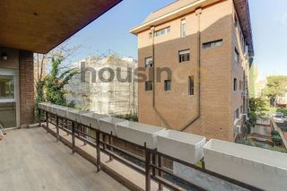 Piso en alquiler en San Juan Bautista en Madrid