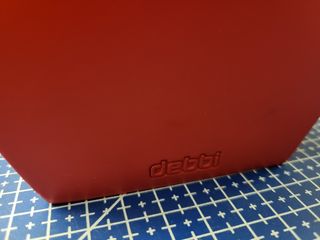 Salvadanaio a forma di cuore con gatto