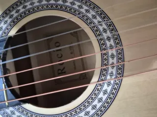 Guitarra Clásica Madera Clara  Nunca se a usado.