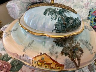 Centro de mesa de porcelana con base