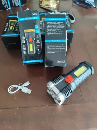 Linterna LED potente nueva a estrenar