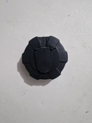 Tapa de combustible con llave