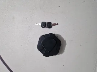 Tapa de combustible con llave