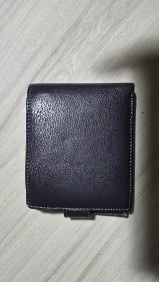 Cartera azul de diseño