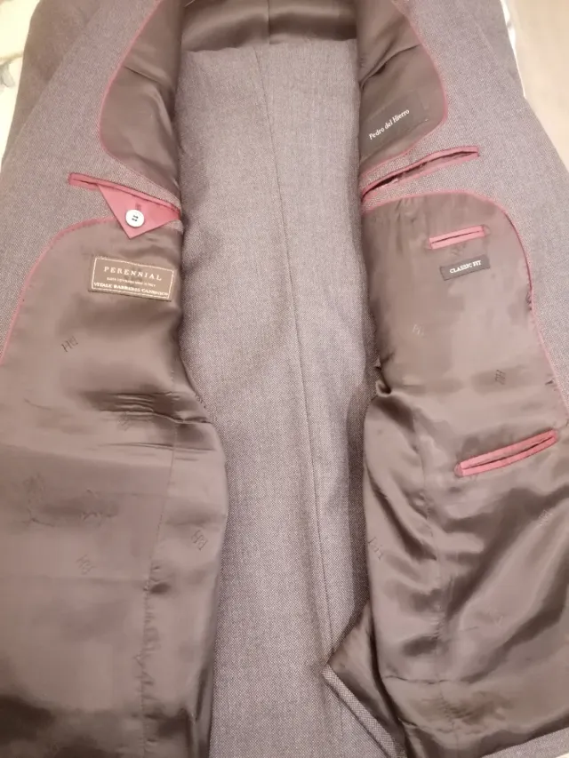 Traje de hombre color, gris ojo de perdiz