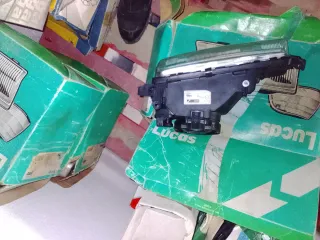 Opel Vectra pareja faros 18€,otro faro 9€
