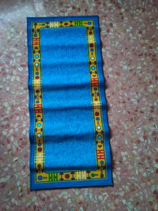 Alfombra decorativa azul y multicolor