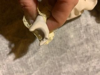 Bambola in porcellana con vestito