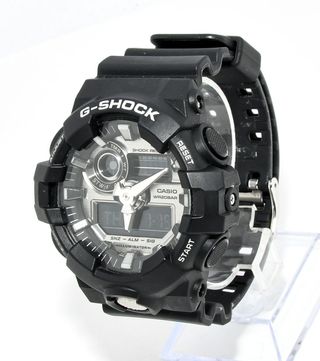 Reloj Casio G-Shock GA-710 Negro y Plateado