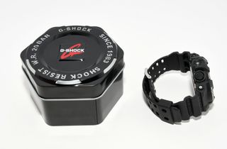 Reloj Casio G-Shock GA-710 Negro y Plateado