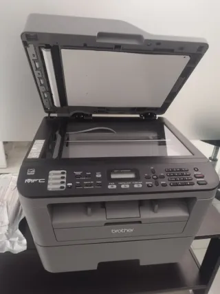Stampante laser Brother MFC-L2700DW + toner nuovo