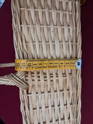 Cesta de mimbre forrada de tela