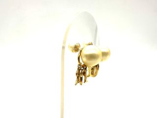 Pendientes Dior Perlas y Letras Doradas