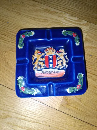 Cenicero azul de cerámica Amsterdam