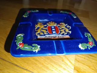 Cenicero azul de cerámica Amsterdam