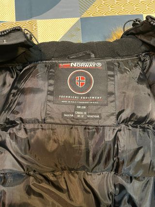 Chaqueta Norway con capucha y pelo