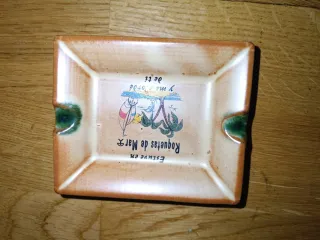 Cenicero de cerámica con dibujo