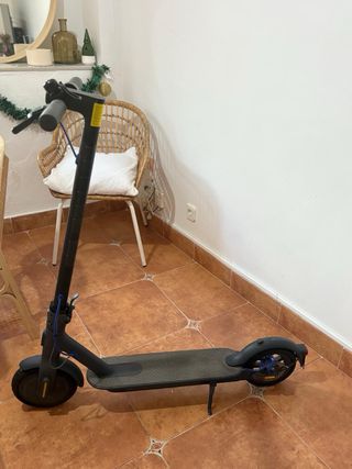 Patinete Eléctrico+Cargador+Candado+Rueda repuesto