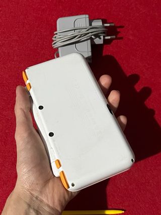 Nintendo 2DS XL Arancione/Bianco