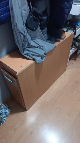 Zapatero de madera y tela