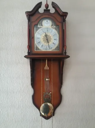 Reloj de pared Junghans