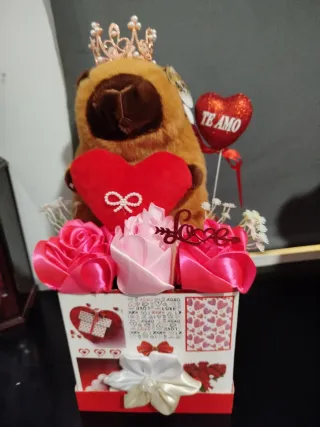 Peluche San Valentín con Corona y Flores
