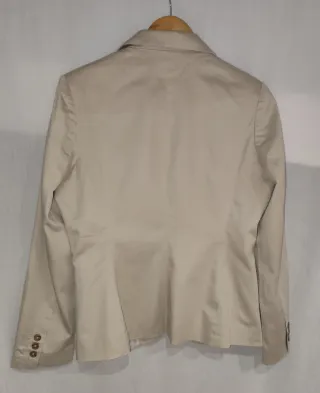 Americana beige con forro de rayas