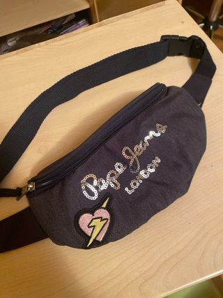 Riñonera Pepe Jeans London Negra con Lentejuelas